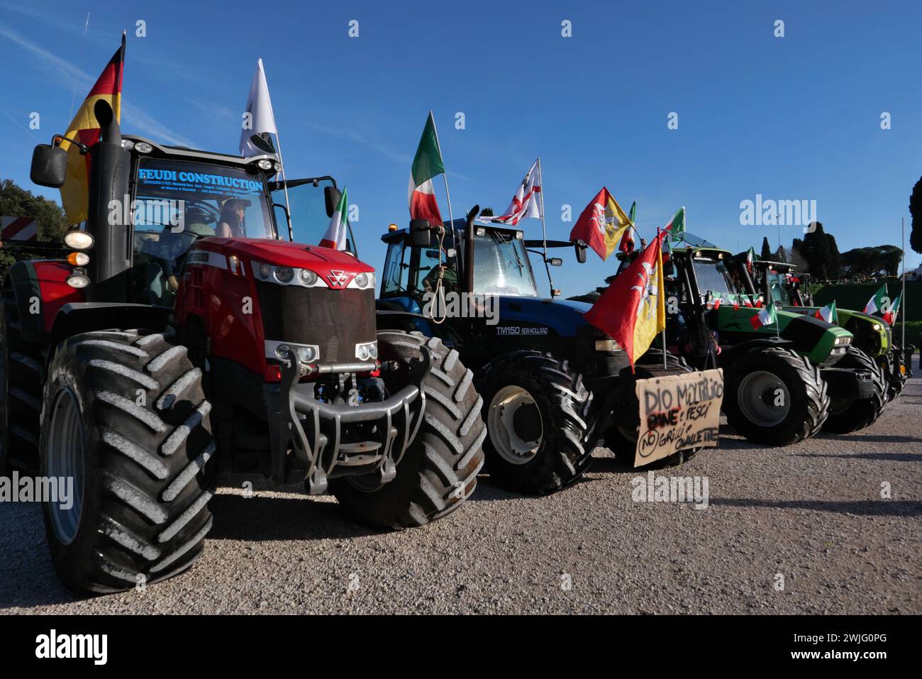 DEMONSTRATION VON LANDARBEITERN GEGEN GROSSEINZELHANDEL UND MULTINATIONALE UNTERNEHMEN Stockfoto