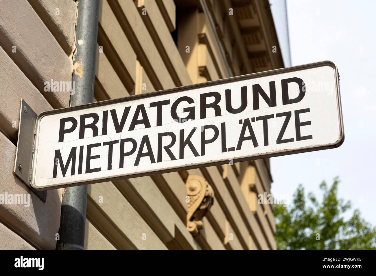 Schild, Privater Parkplatz Für Mietwohnungen Stockfoto