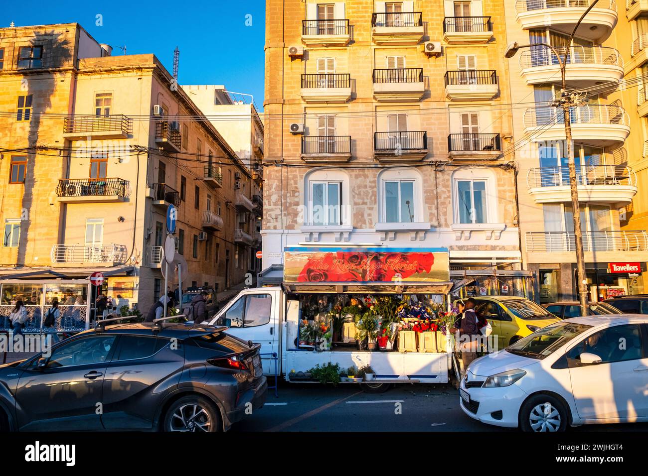 Rosen zum Verkauf auf der Straße in Sliema, Malta Stockfoto