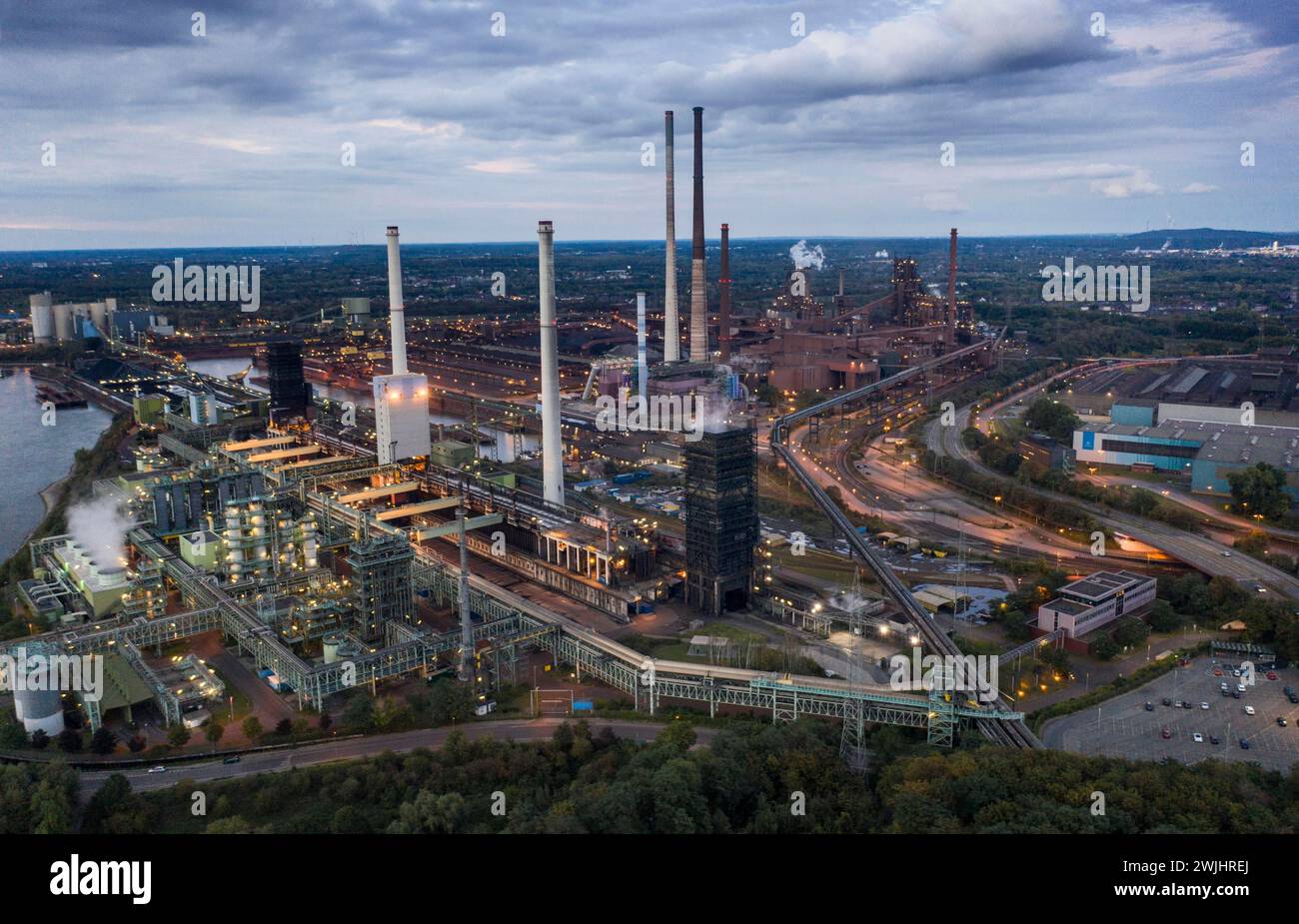 Thyssen Krupp Stahlwerk Duisburg Hamborn, Kokerei im Vordergrund, 27/09/2020 Stockfoto