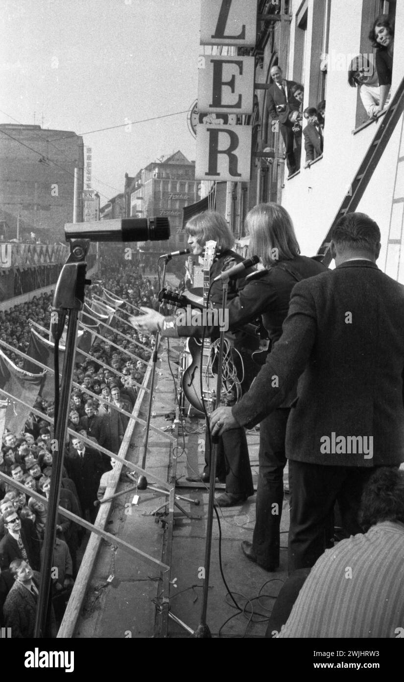 DEU, Deutschland, Dortmund: Persönlichkeiten aus Politik, Wirtschaft und Kultur aus den 50er Jahren Dortmund. Musiker aus der berühmten Gruppe The Lords Performing Stockfoto