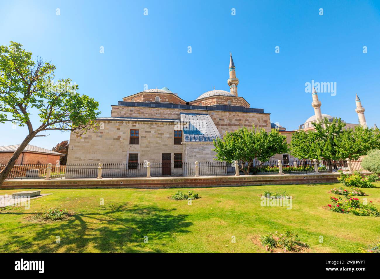 Das Mevlana Museum hat eine tiefgreifende spirituelle und kulturelle Bedeutung. Früher diente sie als Derwischloge und religiöse Schule für die Mevlevi Stockfoto