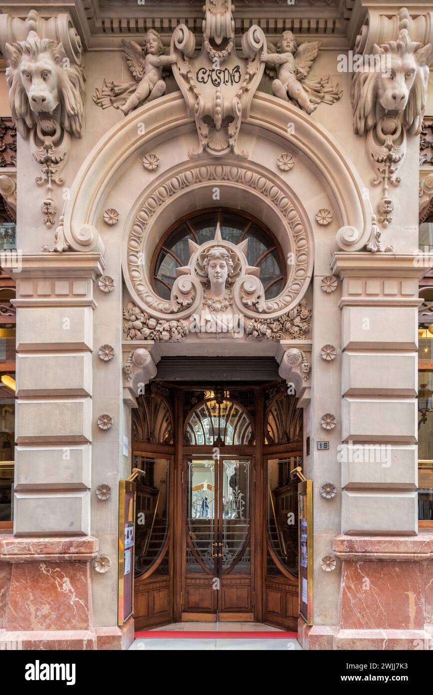 Das Real Casino von Murcia oder Casino de Murcia ist eines der emblematischsten Gebäude der Stadt mit dem gleichen Namen, Hauptstadt der Region Murcia. Stockfoto