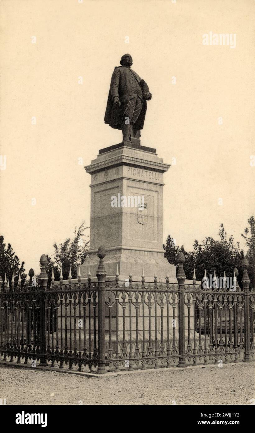 1900 CA, SARAGOSSA , SPANIEN : Denkmal des spanischen Politikfürsten Ramon PIGNATELLI y MONCAYO ( 1734 - 1793 ) im Parque Pignatelli . Sohn des italienischen fürsten Antonio Pignatelli d'Aragona conde de Fuentes und Francisca de Moncayo y Fernández de Heredia , Bruder des Heiligen Vaters José Maria Pignatelli ( Giuseppe , 1737–1811 ) von Compañía de Jesús ( Compagnia dei GESUITI ) . Unbekannter Fotograf. - GESCHICHTE - Foto STORICHE - Principe - Cortés - ARAGONA - Nobiltà italiana e spagnola - SPAGNA - SARAGOZZA - ARAGONA - italienischer ADEL - principi - monumento - statua - Statue - skultura - Skulptur Stockfoto