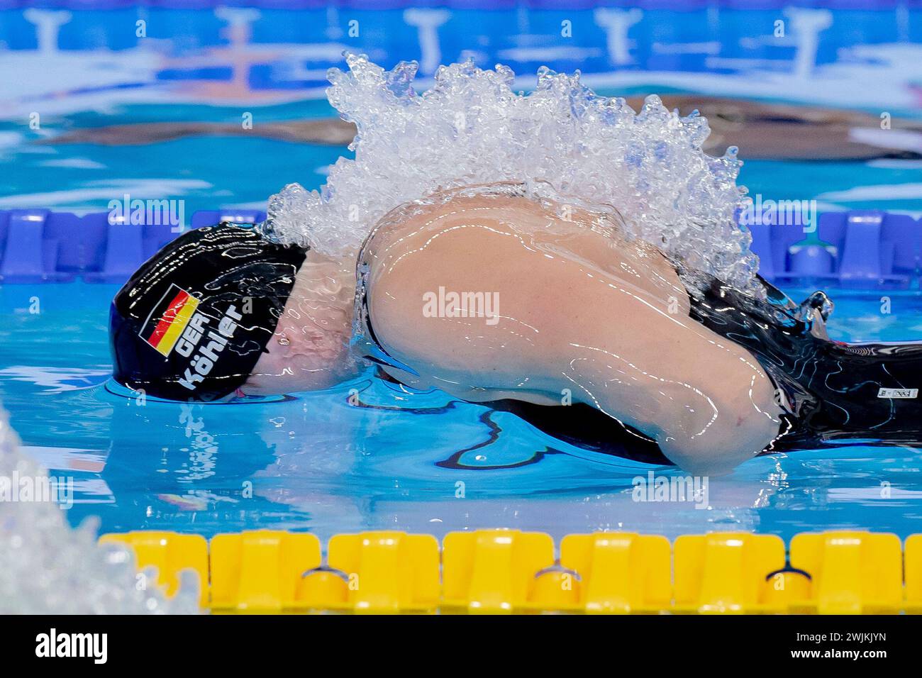 Doha, Katar. Februar 2024. Schwimmen: Weltmeisterschaften, 50 m Schmetterling, Frauen, Vorwärmzeit. Angelina Köhler (Deutschland) in Aktion. Quelle: Jo Kleindl/dpa/Alamy Live News Stockfoto