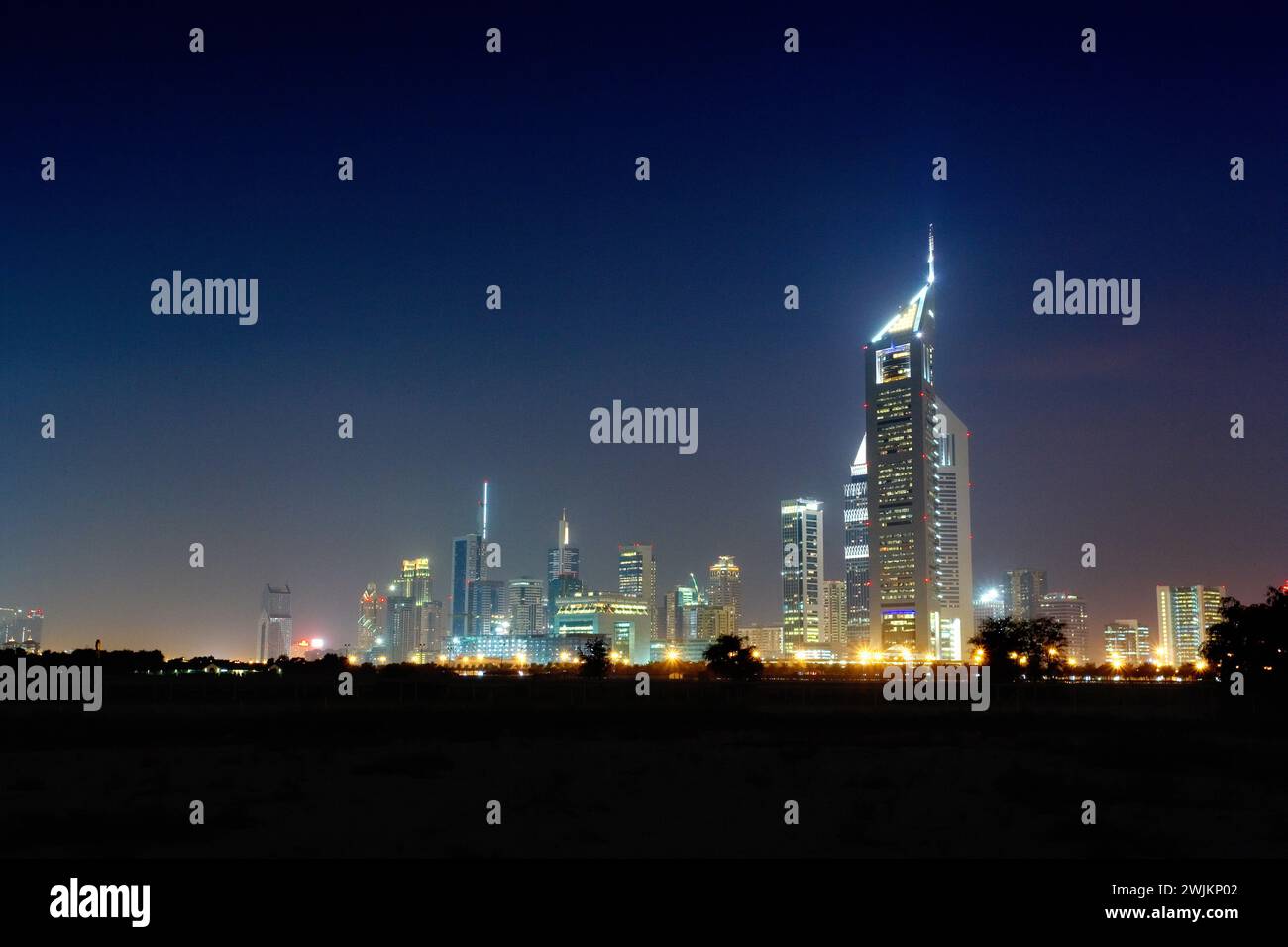 Die Stadt Dubai bei Nacht Stockfoto