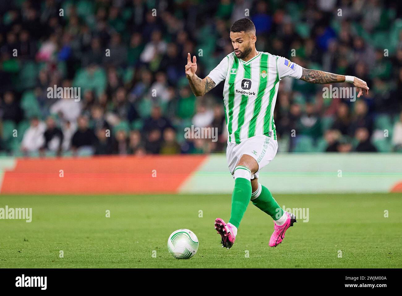 Sevilla, Spanien. Februar 2024. Willian Jose (12) von Real Betis während des Spiels der UEFA Conference League zwischen Real Betis und Dinamo Zagreb im Estadio Benito Villamarin in Sevilla. (Foto: Gonzales Photo/Alamy Live News Stockfoto