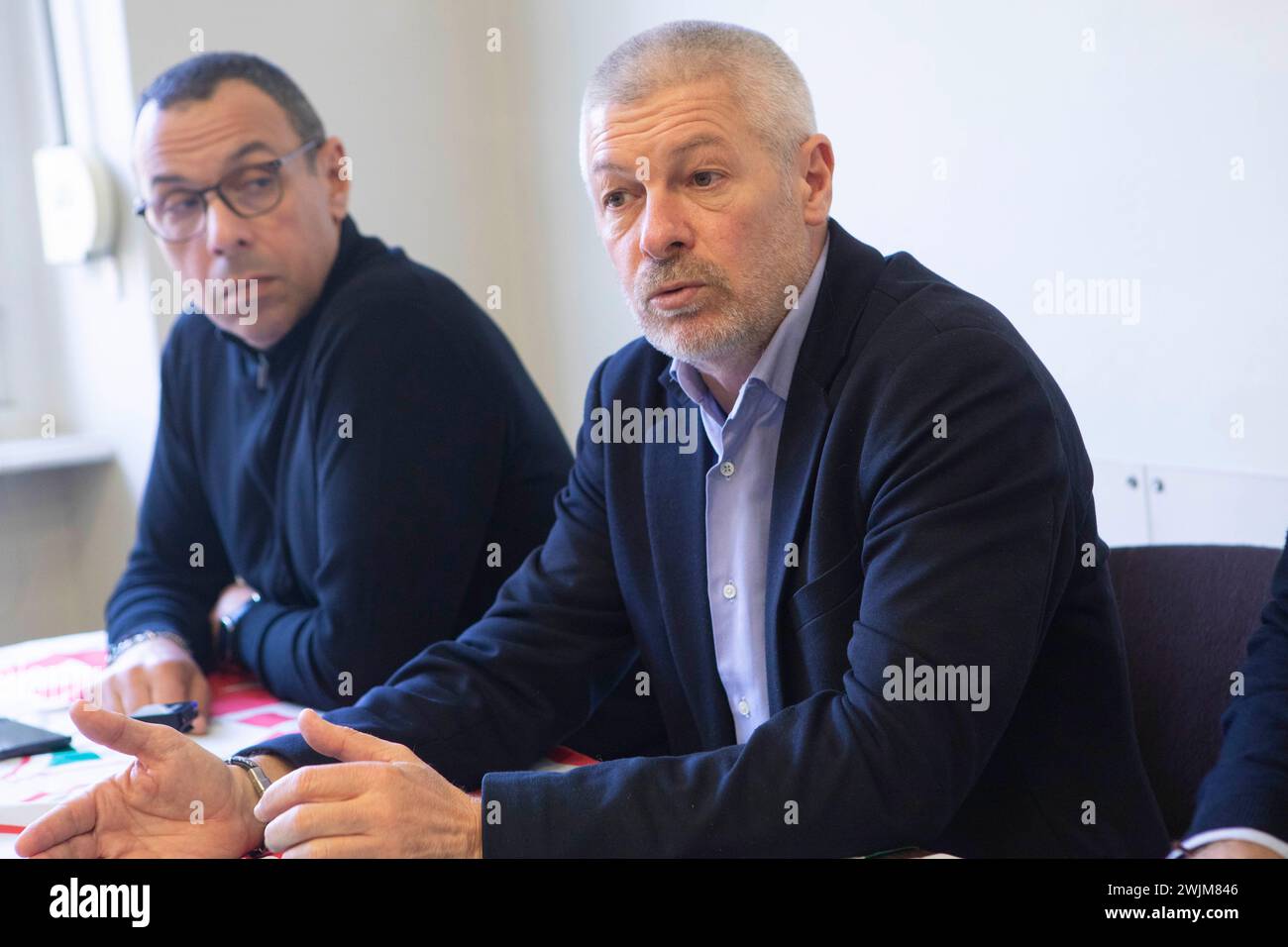 Foto Andrea Alfano/LaPresse 16 Febbraio 2024, Turin, Italia - Cronaca - Turin, Stellantis: Conferenza stampa segretario nazionale FIM-Cisl, Ferdinando Uliano per Fare il punto su Mirafiori - Nella foto: UN momento della conferenza stampa. 16. Februar 2024, Turin, Italien - Nachrichten - Turin, Stellantis: Pressekonferenz von Ferdinando Uliano Generalsekretär von FIM-Cisl, Bericht über Mirafiori - im Bild: Ein Moment der Veranstaltung. Quelle: LaPresse/Alamy Live News Stockfoto