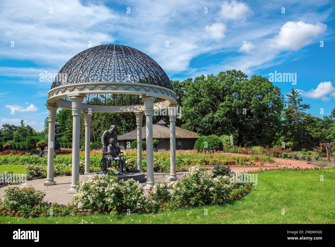 Virginia und William Clemens, Clemens Gardens Wohltäter, gegründet 1986 in St. Cloud, Minnesota, USA. Stockfoto