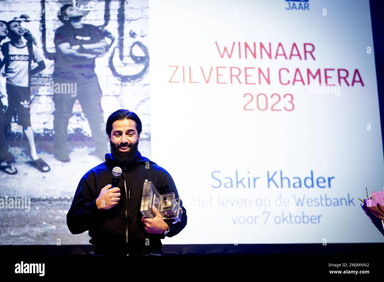 HILVERSUM – der Fotograf Sakir Khader wurde zum Gewinner der Silbernen Kamera im Theater Gooiland erklärt. Der Preis ist für das beste journalistische Foto des vergangenen Jahres. ANP ROBIN UTRECHT niederlande raus - belgien raus Stockfoto