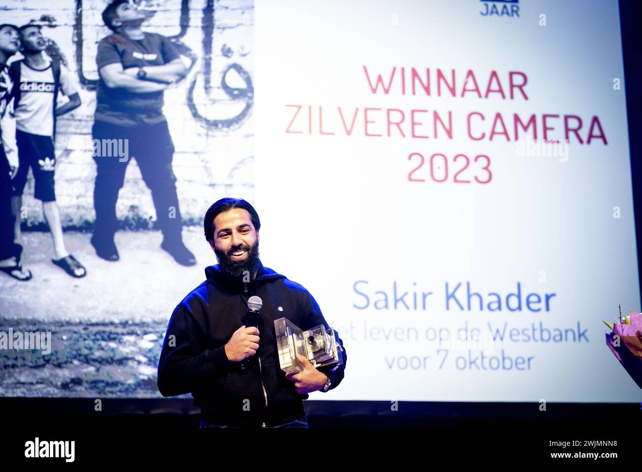 HILVERSUM – der Fotograf Sakir Khader wurde zum Gewinner der Silbernen Kamera im Theater Gooiland erklärt. Der Preis ist für das beste journalistische Foto des vergangenen Jahres. ANP ROBIN UTRECHT niederlande raus - belgien raus Stockfoto