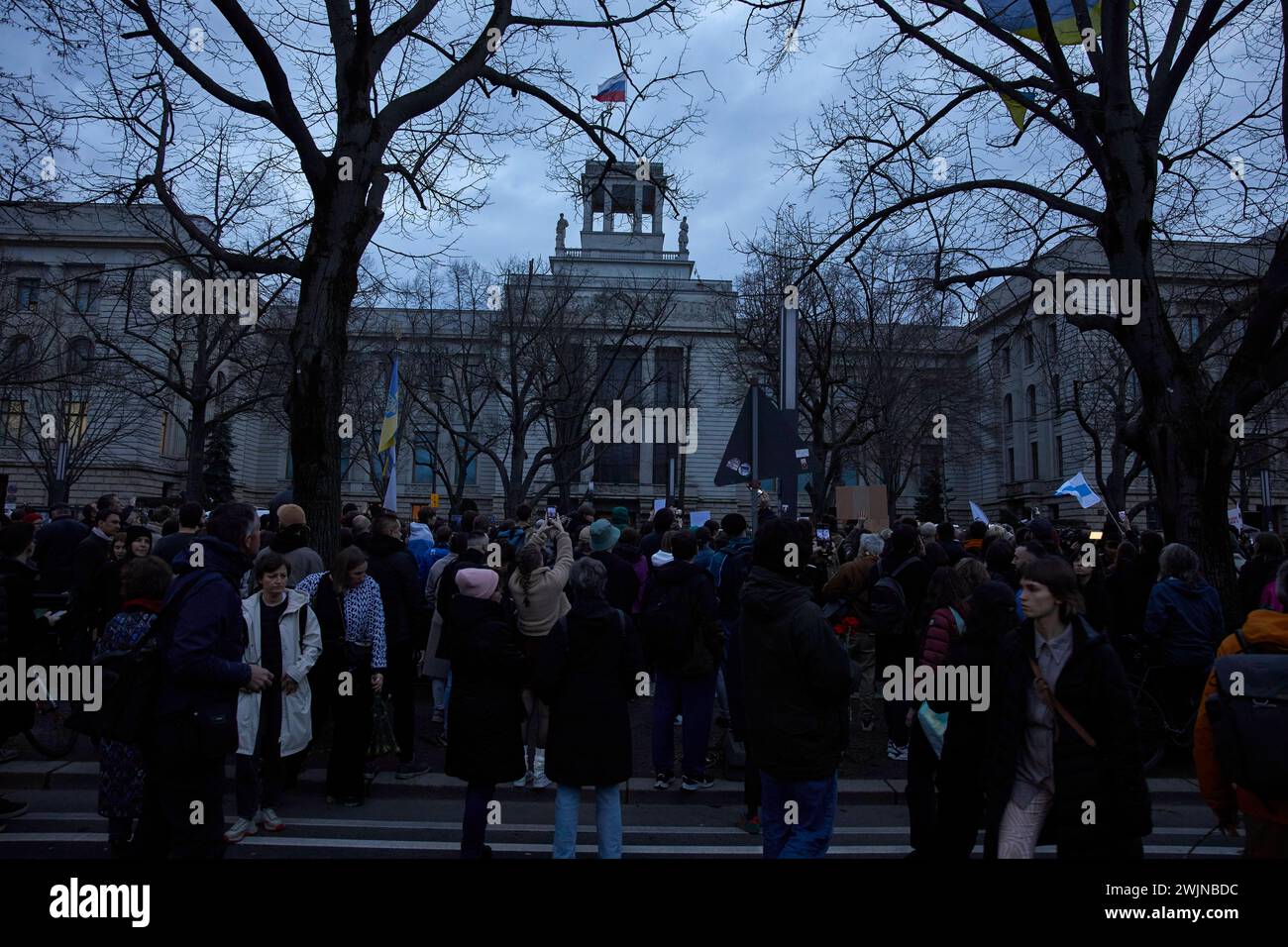 Demonstration zum Tod von Alexei Anatoljewitsch Nawalny vor der russischen Botschaft, Berlin, unter den Linden 63-65 *** Demonstration zum Tod von Alexei Anatoljewitsch Nawalny vor der russischen Botschaft, Berlin, unter den Linden 63 65 Handelmann Stockfoto