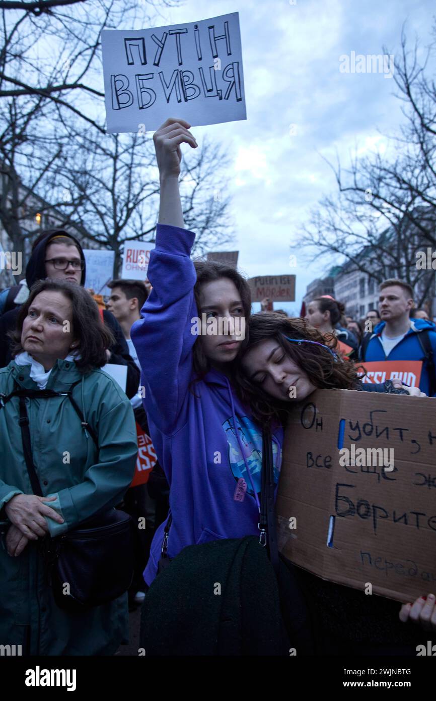 Demonstration zum Tod von Alexei Anatoljewitsch Nawalny vor der russischen Botschaft, Berlin, unter den Linden 63-65 *** Demonstration zum Tod von Alexei Anatoljewitsch Nawalny vor der russischen Botschaft, Berlin, unter den Linden 63 65 Handelmann Stockfoto