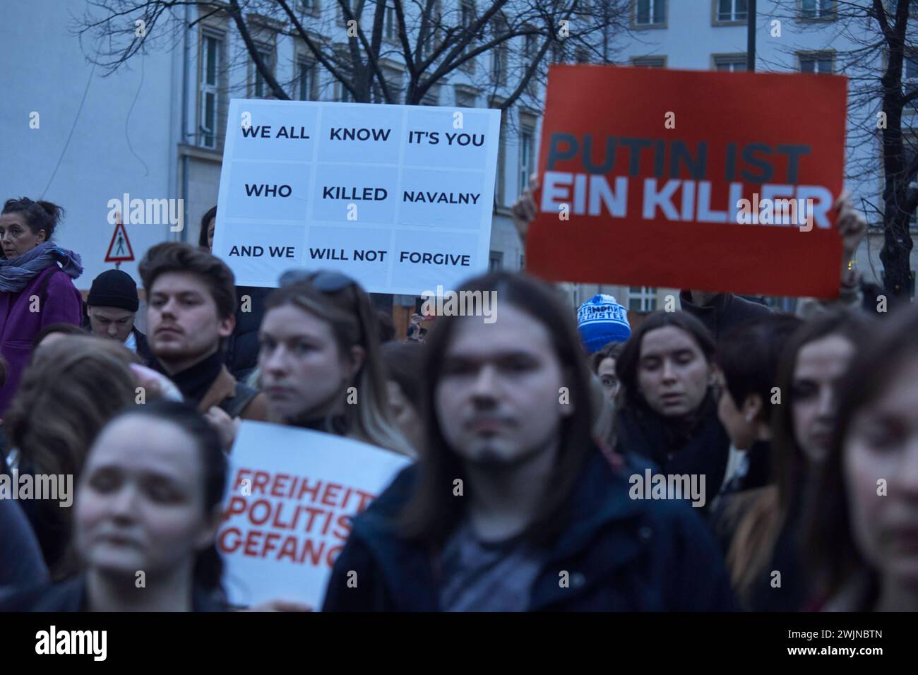 Demonstration zum Tod von Alexei Anatoljewitsch Nawalny vor der russischen Botschaft, Berlin, unter den Linden 63-65 *** Demonstration zum Tod von Alexei Anatoljewitsch Nawalny vor der russischen Botschaft, Berlin, unter den Linden 63 65 Handelmann Stockfoto