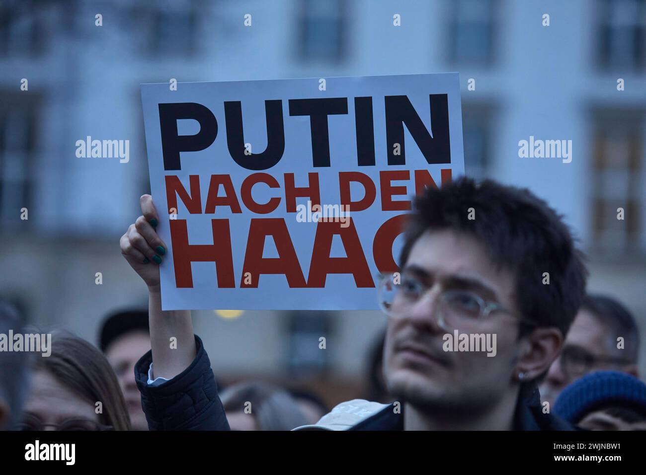 Demonstration zum Tod von Alexei Anatoljewitsch Nawalny vor der russischen Botschaft, Berlin, unter den Linden 63-65 *** Demonstration zum Tod von Alexei Anatoljewitsch Nawalny vor der russischen Botschaft, Berlin, unter den Linden 63 65 Handelmann Stockfoto