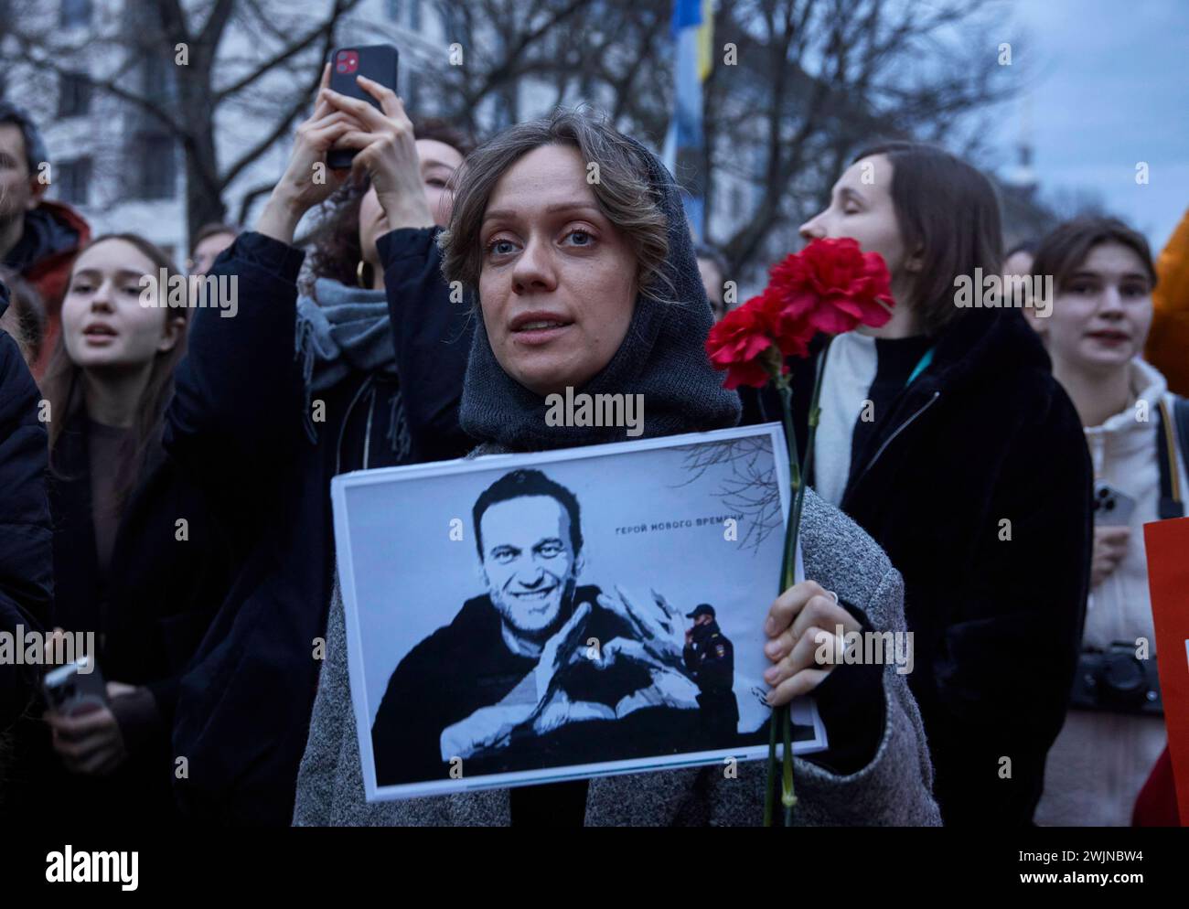 Demonstration zum Tod von Alexei Anatoljewitsch Nawalny vor der russischen Botschaft, Berlin, unter den Linden 63-65 *** Demonstration zum Tod von Alexei Anatoljewitsch Nawalny vor der russischen Botschaft, Berlin, unter den Linden 63 65 Handelmann Stockfoto
