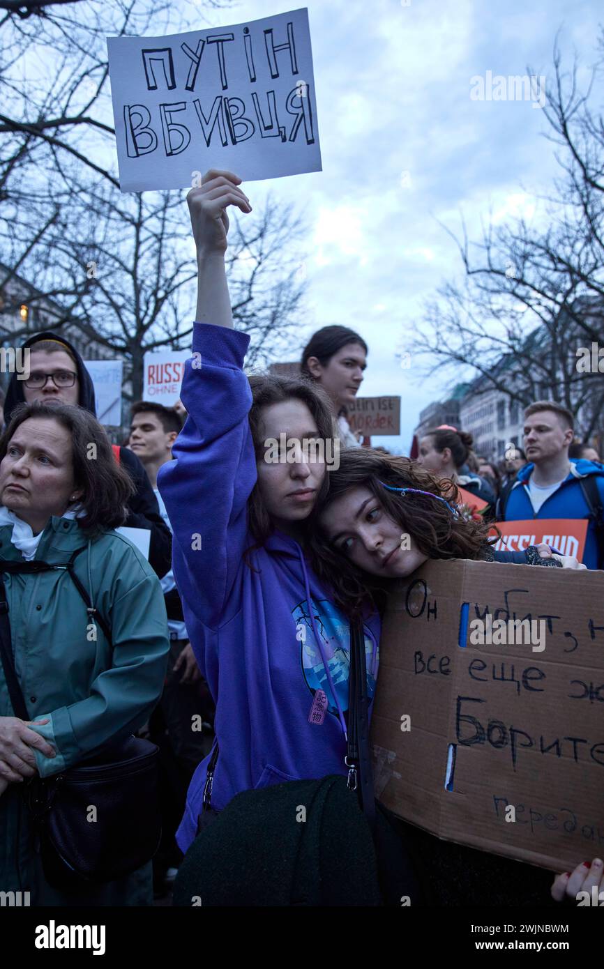 Demonstration zum Tod von Alexei Anatoljewitsch Nawalny vor der russischen Botschaft, Berlin, unter den Linden 63-65 *** Demonstration zum Tod von Alexei Anatoljewitsch Nawalny vor der russischen Botschaft, Berlin, unter den Linden 63 65 Handelmann Stockfoto