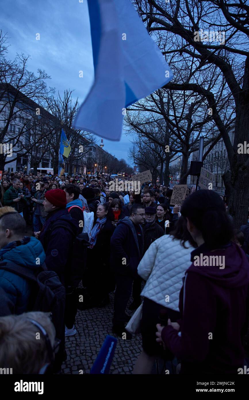 Demonstration zum Tod von Alexei Anatoljewitsch Nawalny vor der russischen Botschaft, Berlin, unter den Linden 63-65 *** Demonstration zum Tod von Alexei Anatoljewitsch Nawalny vor der russischen Botschaft, Berlin, unter den Linden 63 65 Handelmann Stockfoto