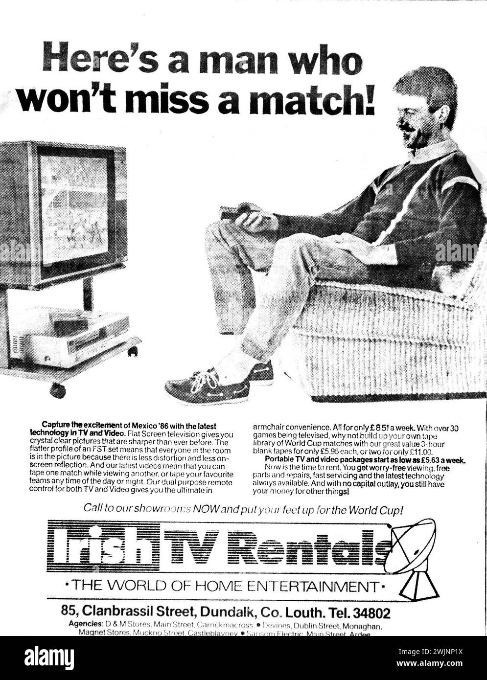 1986 Werbung für Irish TV Rentals, Dundalk, Irland. Die Bilder zeigen eine Ära, in der die Menschen ihren Fernseher und Videorecorder wöchentlich/monatlich mieteten. Die Werbung wurde angeprangert, um die Menschen zu ermutigen, für die bevorstehenden WM-Finalspiele in Mexiko zu mieten. Stockfoto
