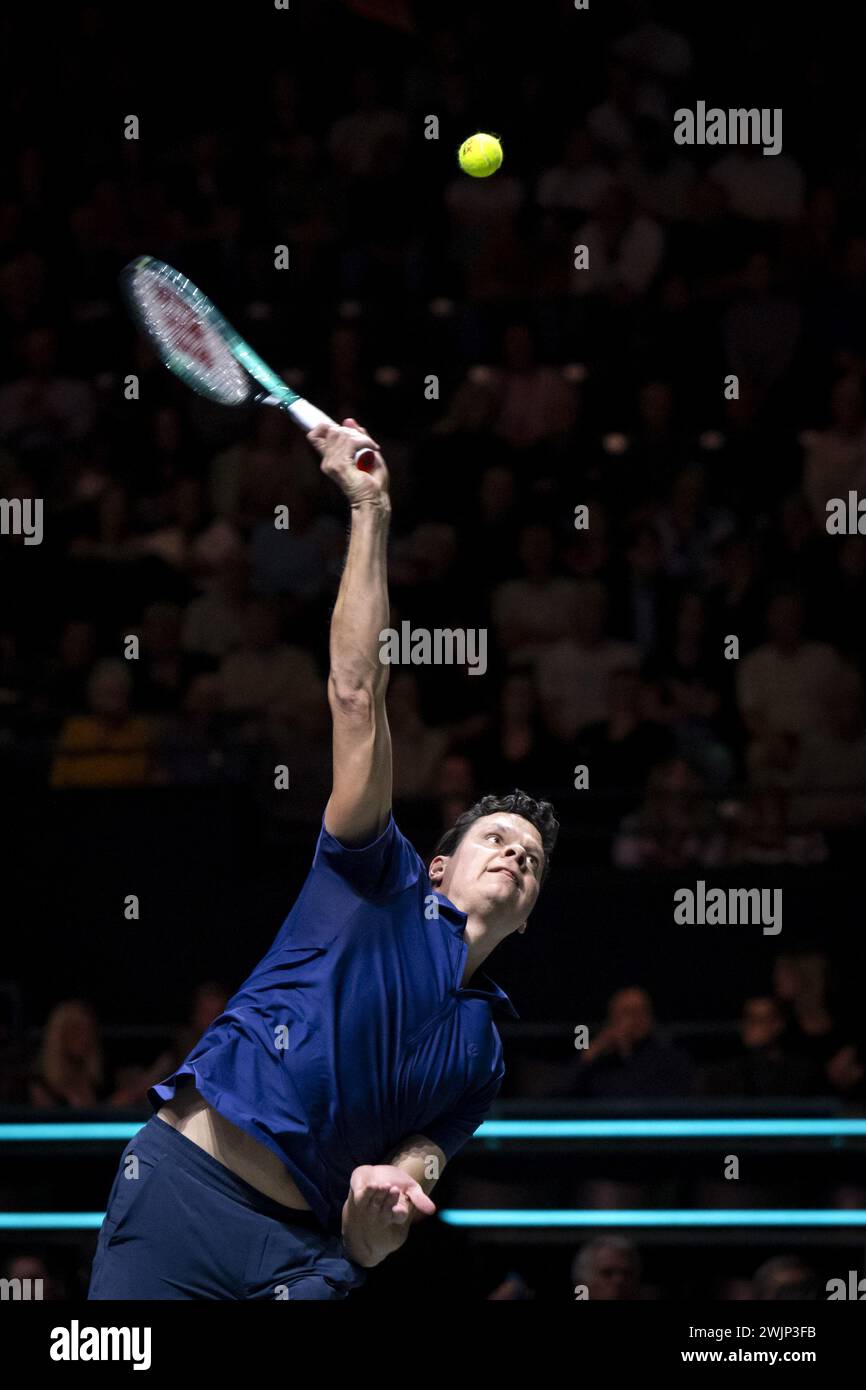 ROTTERDAM - Milos Raonic (CAN) in Aktion gegen Jannik Sinner (ITA) am fünften Tag des ABN AMRO Open Tennisturniers in Ahoy. ANP SANDER KONING Credit: ANP/Alamy Live News Stockfoto