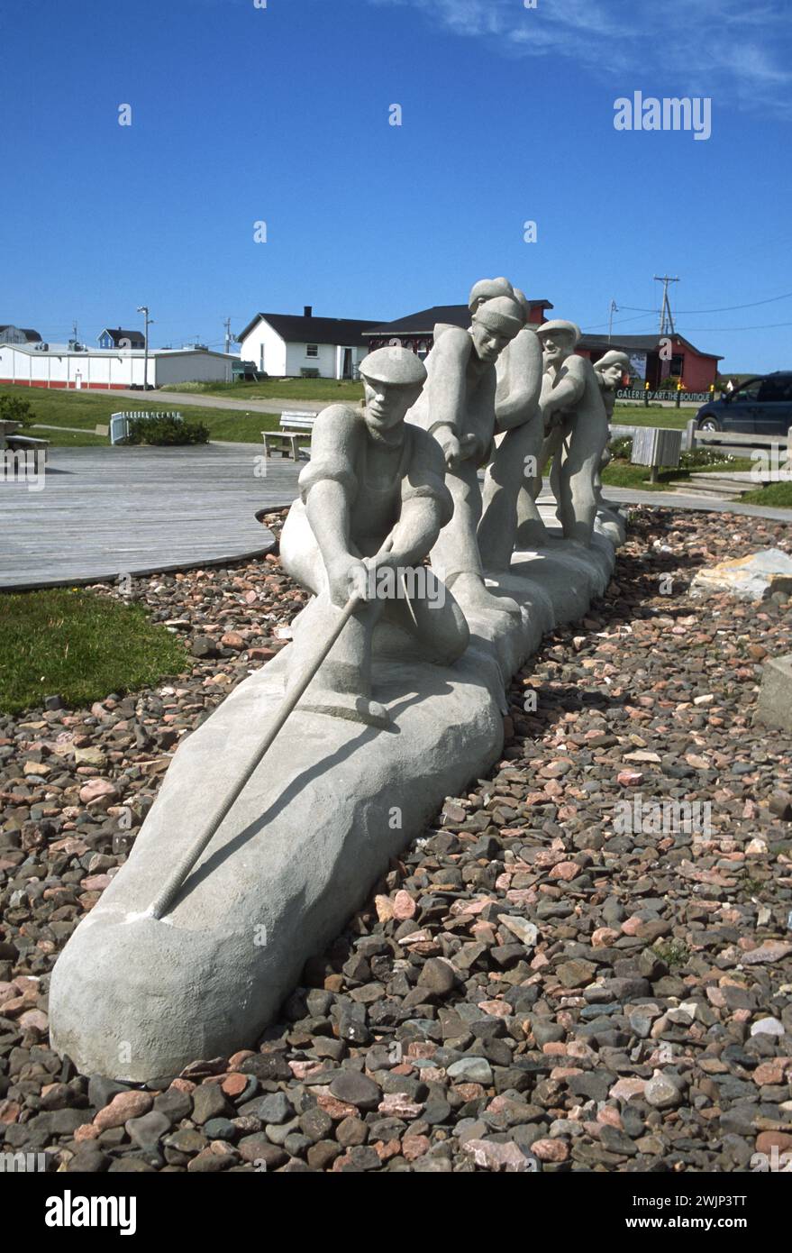 Die Isles D' Madeleine, Québec, Kanada, Skulptur aus Beton bei les Pecheurs zu Ehren der einheimischen Fischer Roger Langevin, Bildhauer, Cap aux Meules Stockfoto