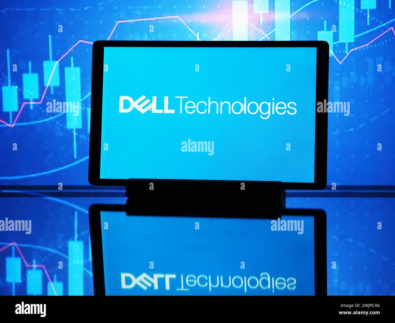 In dieser Abbildung wird ein Dell Technologies Logo auf einem Tablet angezeigt. Stockfoto