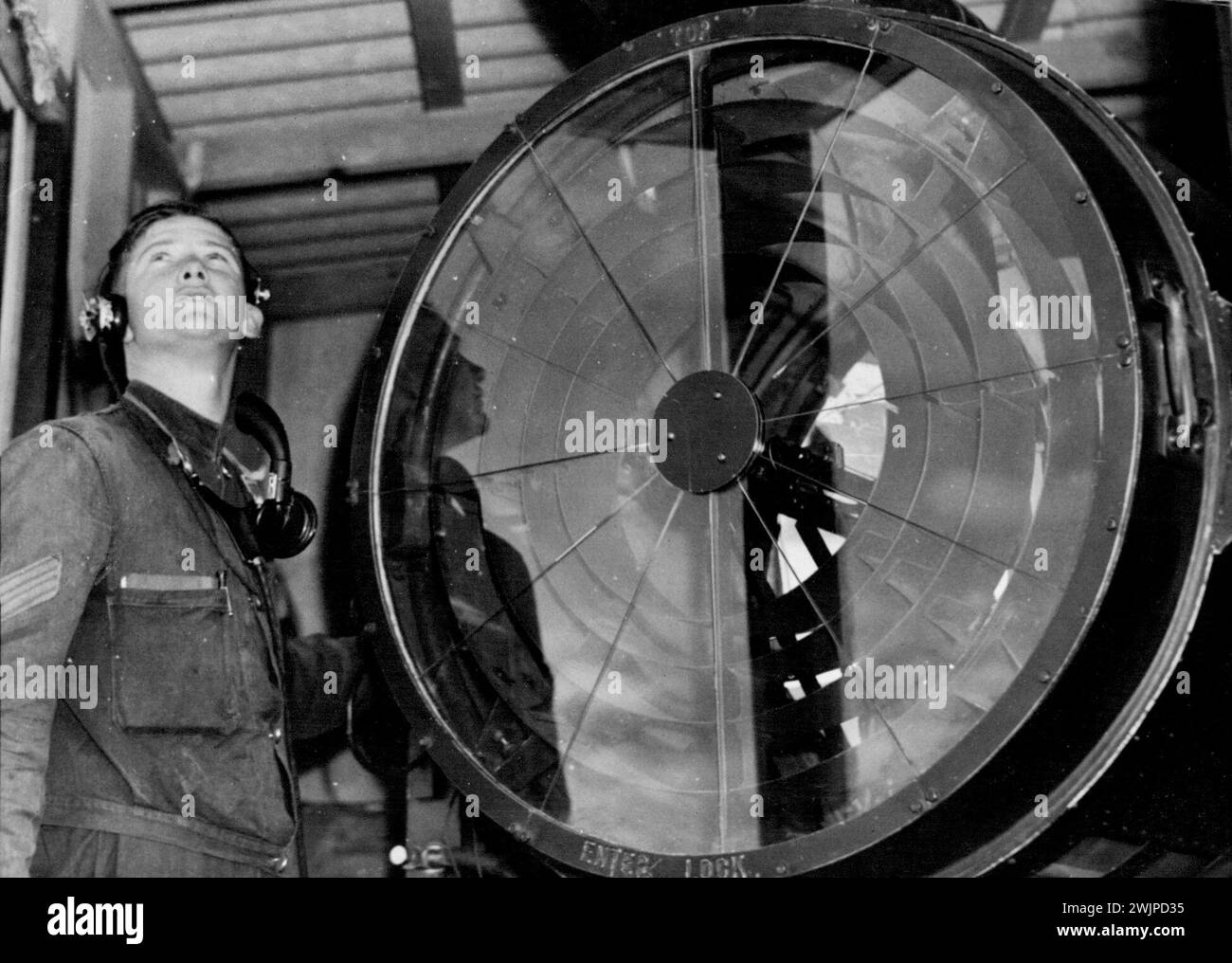 Die Augen der Küstenbatterie. Küstensuchleuchte nach dem Betrieb. September 1940. Stockfoto