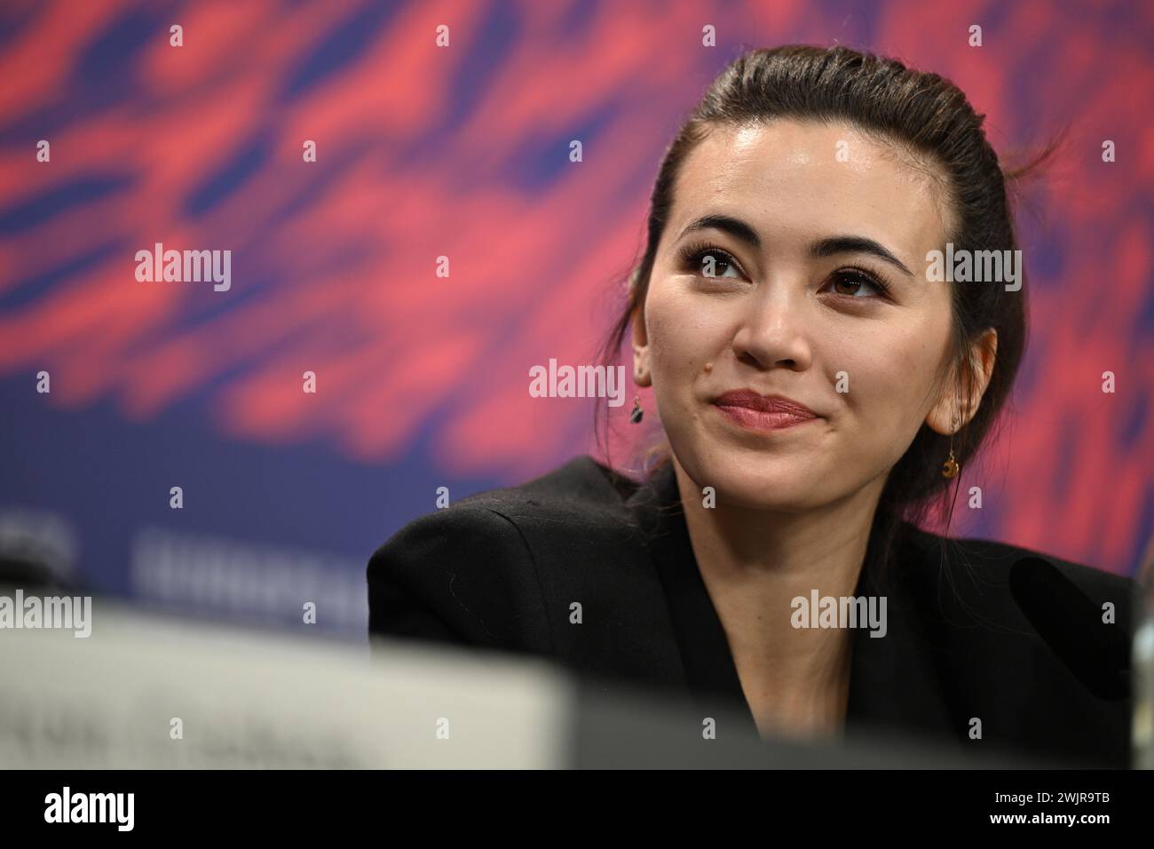 Berlin, Deutschland. Februar 2024. Jessica Henwick, Schauspielerin, nimmt an der Pressekonferenz zum Film „Cuckoo“ (Berlinale Special Section) während der 74. Berlinale Teil. Quelle: Sebastian Gollnow/dpa/Alamy Live News Stockfoto