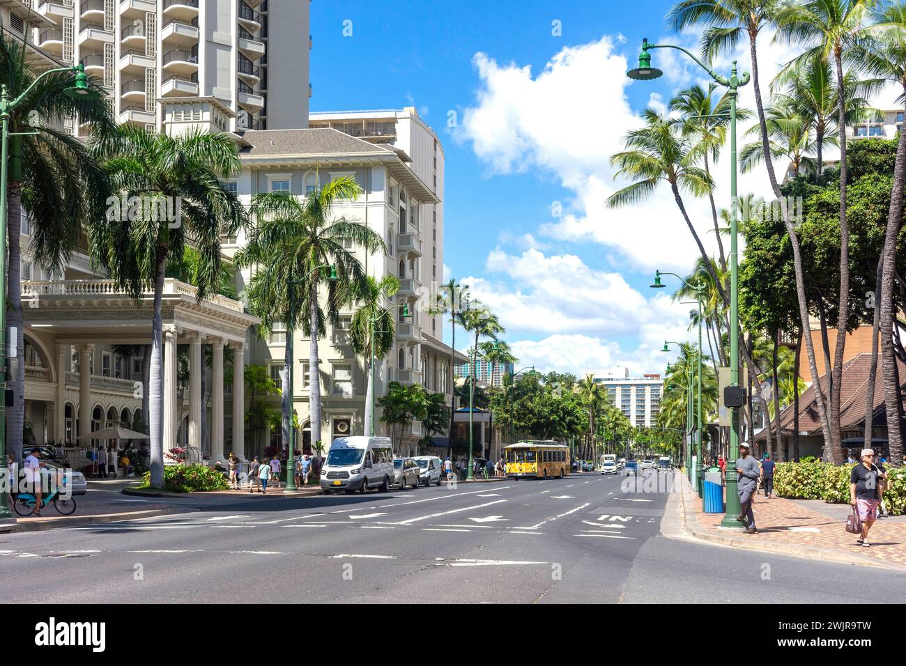 Kalakaua Avenue, Waikiki Beach, Waikiki, Honolulu, Oahu, Hawaii, Vereinigte Staaten von Amerika Stockfoto