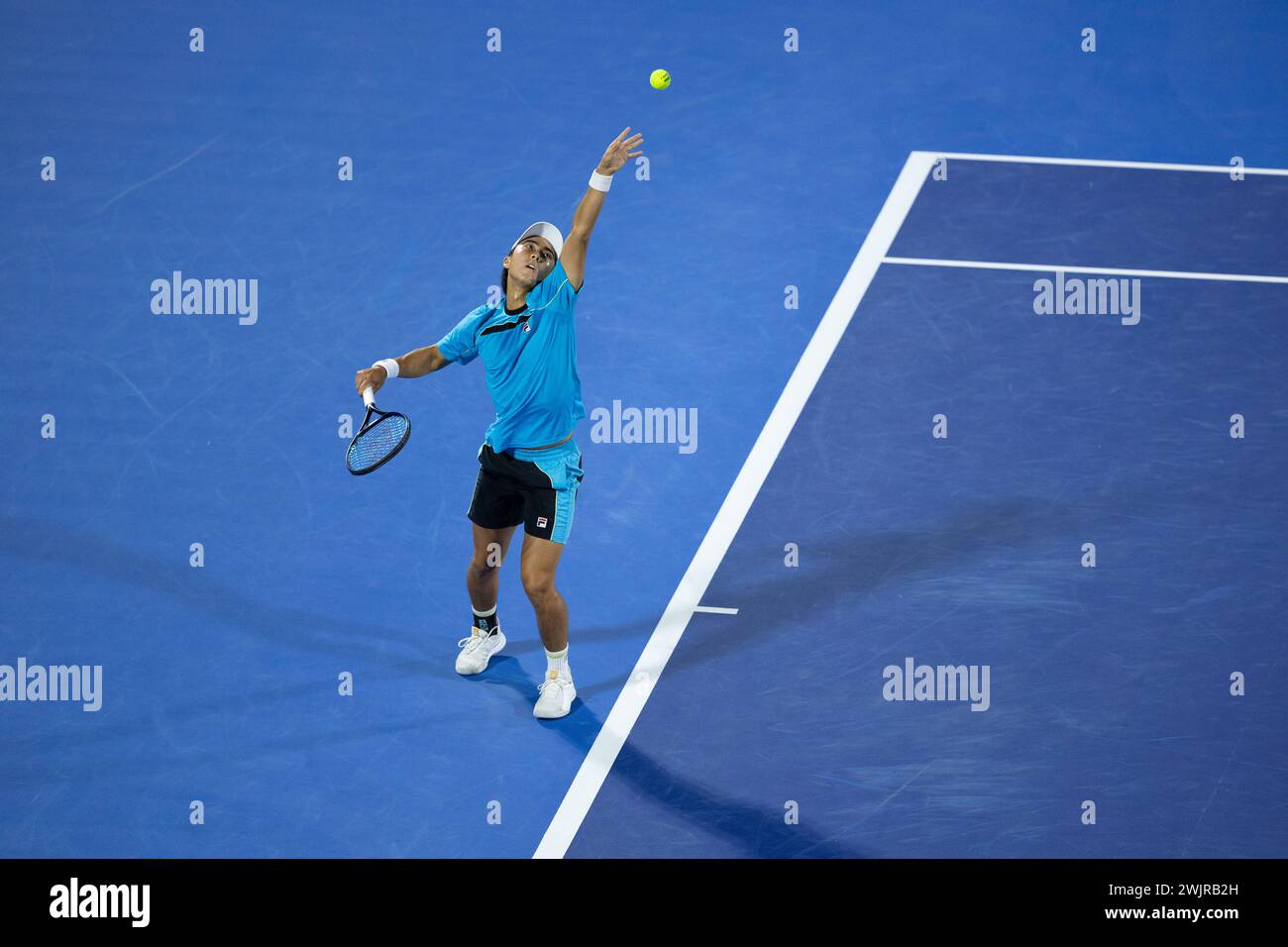DELRAY BEACH, FL - 16. FEBRUAR: Eisenhut Hijikata von aus in Aktion während des 8. Tages der Delray Beach Open im Delray Beach Tennis Center am 16. Februar 2024. (Foto: Mauricio Paiz) Stockfoto