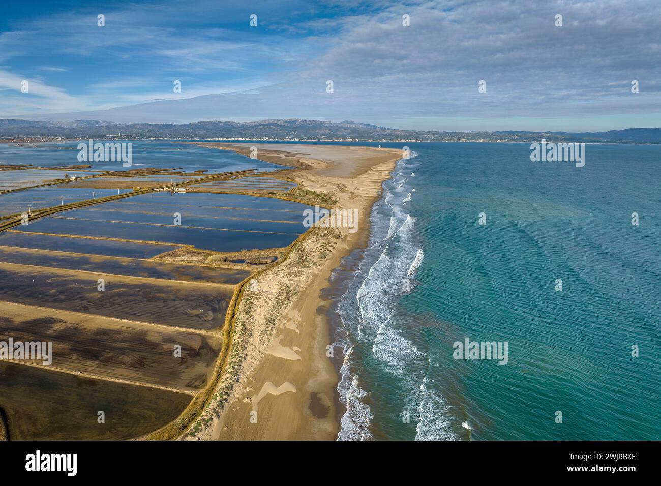 Aus der Vogelperspektive auf Punta del Fangar Point und Fangar Bay im nördlichen Teil des Ebro Delta (Tarragona, Katalonien, Spanien) Stockfoto