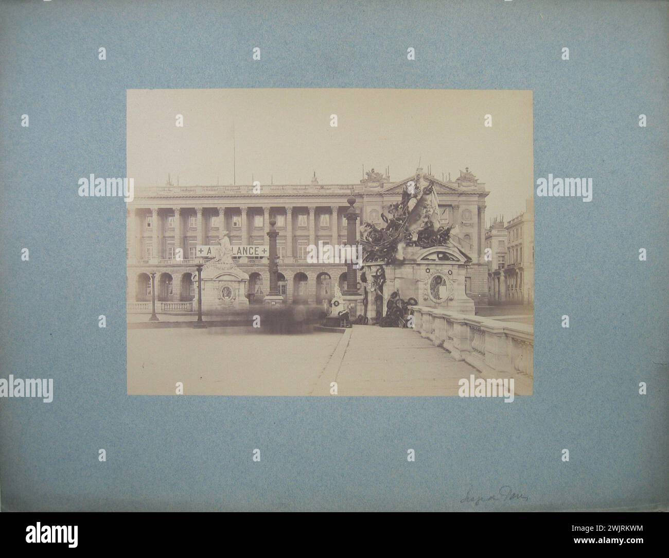 Anonym, Hauptquartier von Paris: Place de la Concorde, 8. Arrondissement, Paris (Dummy-Titel), 1871. Zeichnen Sie auf Albuminpapier. Carnavalet Museum, Geschichte von Paris. Stockfoto