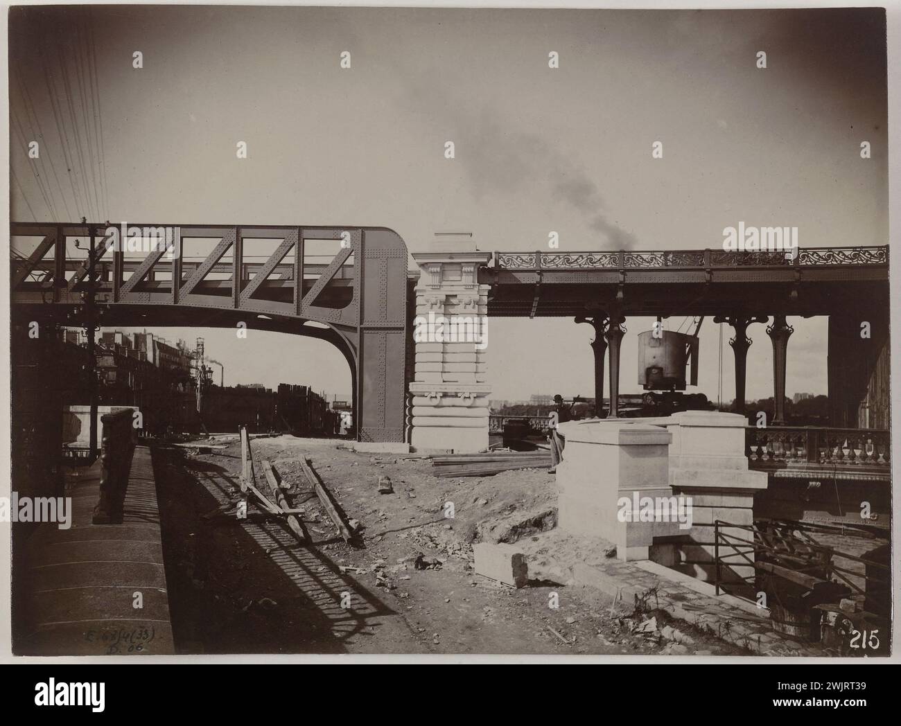 Bau der städtischen Metropolitan-Bahn in Paris: Kreuzung von Viadukt und Boulevard de Grenelle. Paris (15. Arr.). 'Linie 2 Süd 11. August 1905 / Viaduct de Passy / Kreuzung des Viadukts am Boulevard / de Grenelle'. 11.08.1905. Anonyme Fotografie. 11.08.1905. Paris, Carnavalet Museum. 123881-12 Stockfoto