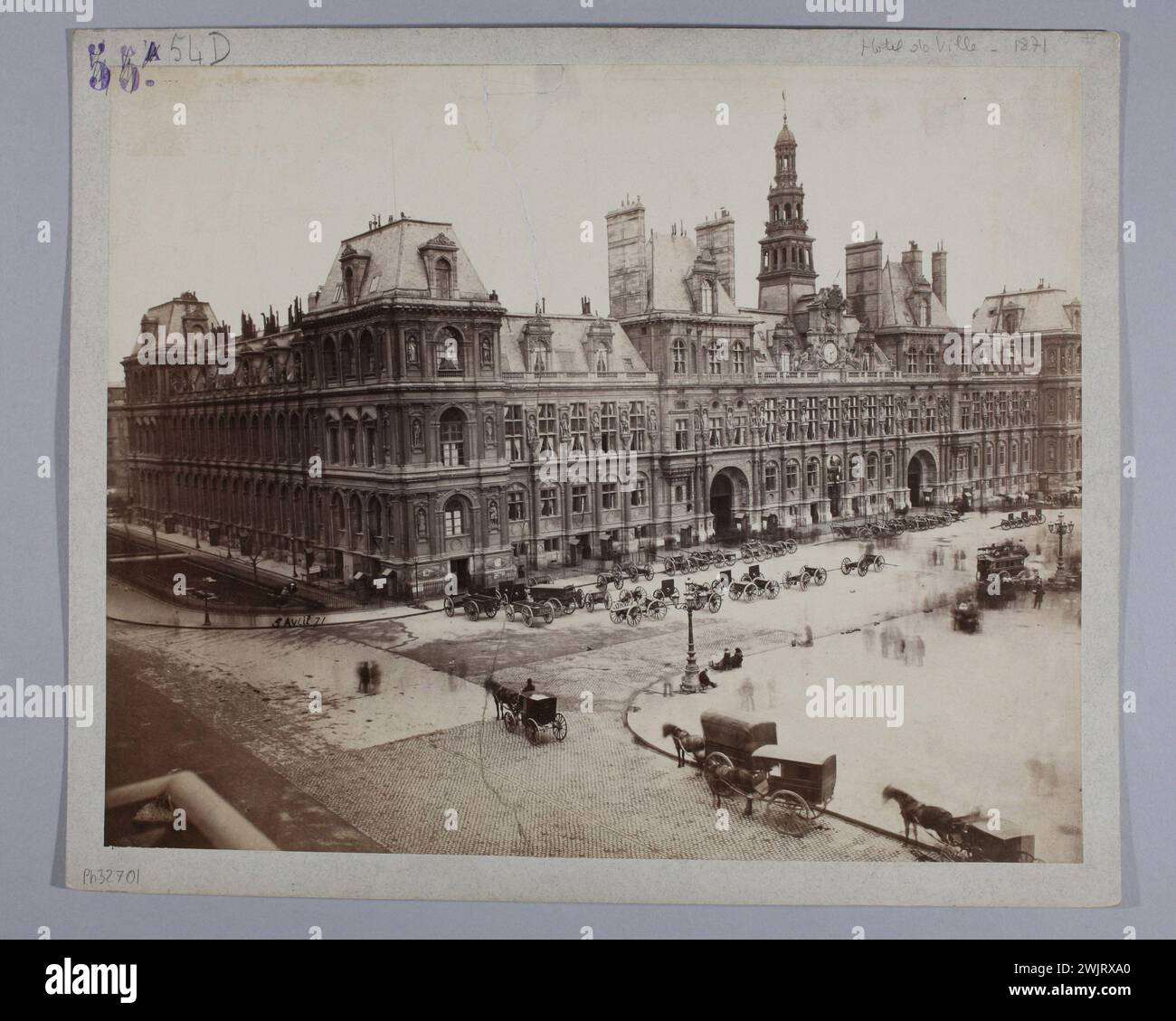 Anonym, ehemaliges Rathaus am 5. April 1871. 4. Arrondissement, Paris. (Dummy-Titel). Albuminpapier zeichnet. Carnavalet Museum, Geschichte von Paris. Stockfoto