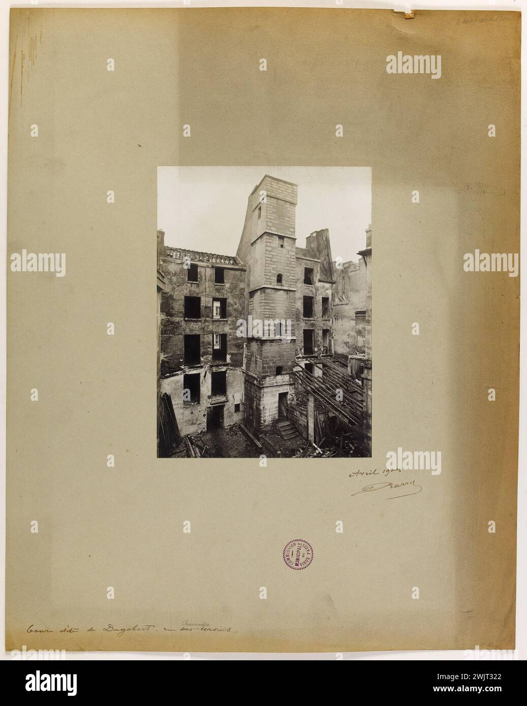 Barry, Jean. Dagobert - genannt Tour, rue Chanoinesse. 'Tour de Dagobert, Rue Chanoinesse, 4. Arrondissement, Paris'. 1908-04-1908-04. Paris, Carnavalet Museum. 144165-13 Stockfoto