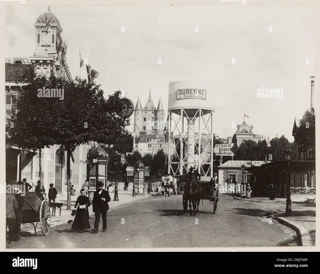 Blancard, Hippolyte (1843-D.1924), Universal Exhibition of 1889: Allée mit harter Werbung in Courbevoie, nahe der Champ-de-Mars Station, 7. Arrondissement, Paris (Dummy title), 1889. Platin-Verlosung . Carnavalet Museum, Geschichte von Paris. Stockfoto