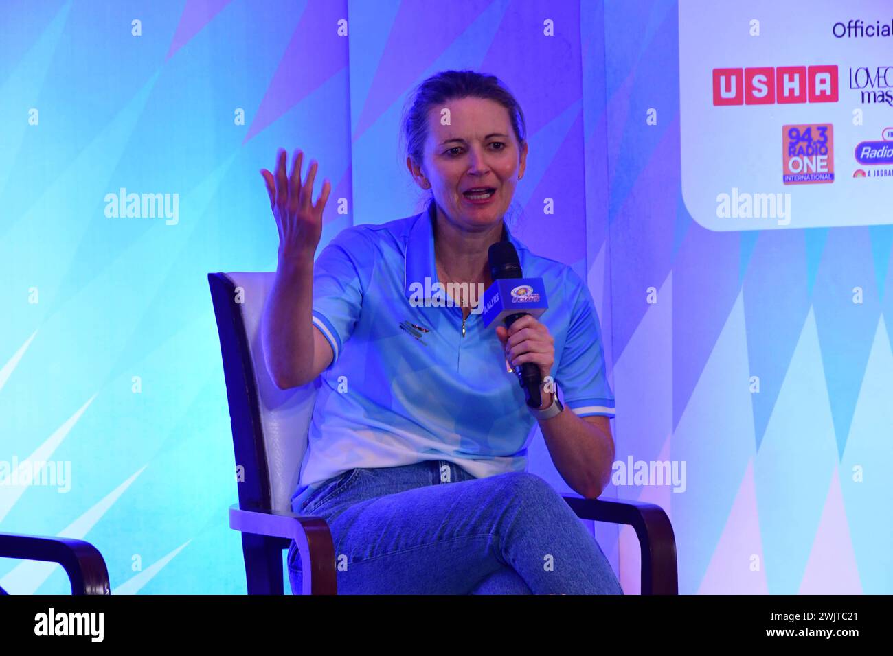 Indien. Februar 2024. MUMBAI, INDIEN - 16. FEBRUAR: Die Cheftrainer der Mumbai Indians (Frauen), Charlotte Edwards, während der Mumbai Indians WPL 2024 Pressekonferenz am 16. Februar 2024 in Mumbai, Indien. (Foto: Bhushan Koyande/Hindustan Times/SIPA USA) Credit: SIPA USA/Alamy Live News Stockfoto