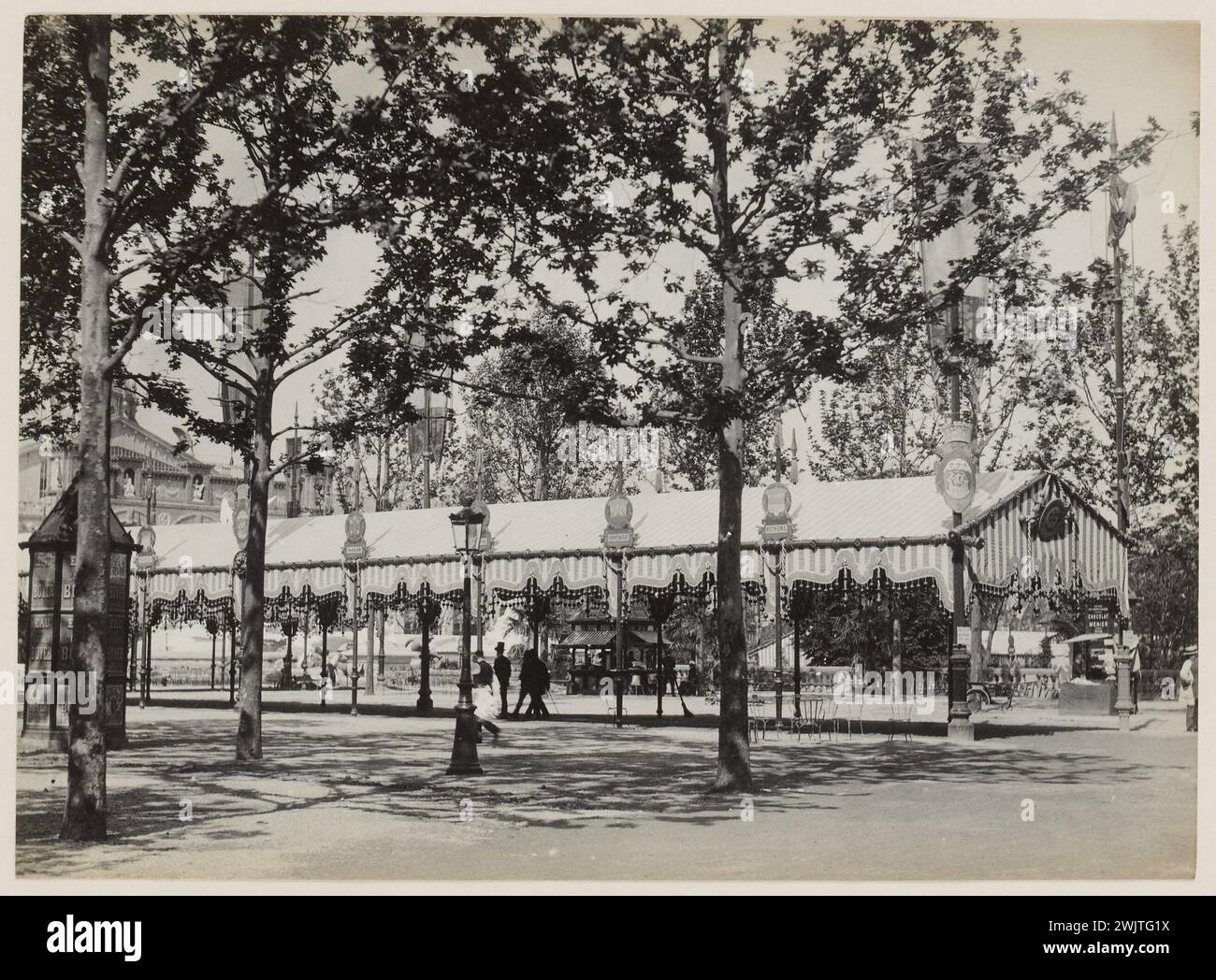 Blancard, Hippolyte (1843 - D.1924), Weltausstellung von 1889: Vélum im zentralen Garten, 7. Arrondissement, Paris (Dummy title), 1889. Platin-Verlosung. Carnavalet Museum, Geschichte von Paris. Stockfoto Blancard, Hippolyte (1843 - D.1924), Weltausstellung von 1889: Vélum im zentralen Garten, 7. Arrondissement, Paris (Dummy title), 1889. Platin-Verlosung. Carnavalet Museum, Geschichte von Paris. Stockfoto