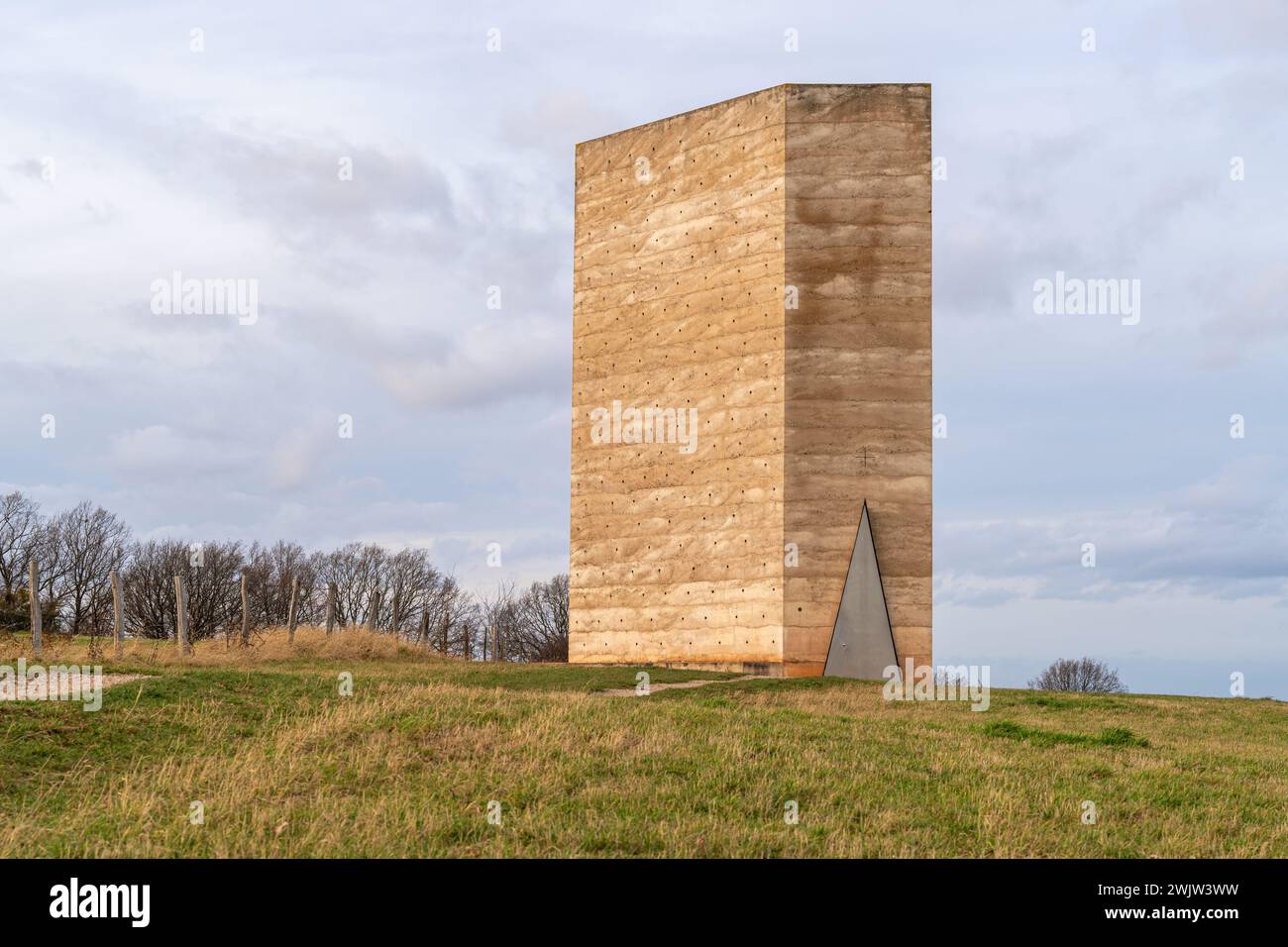 MECHERNICH, DEUTSCHLAND - 28. DEZEMBER 2023: Panoramabild der Bruder Klaus Feldkapelle bei Mechernich am 28. Dezember 2023 in Nordrhein-Westpha Stockfoto