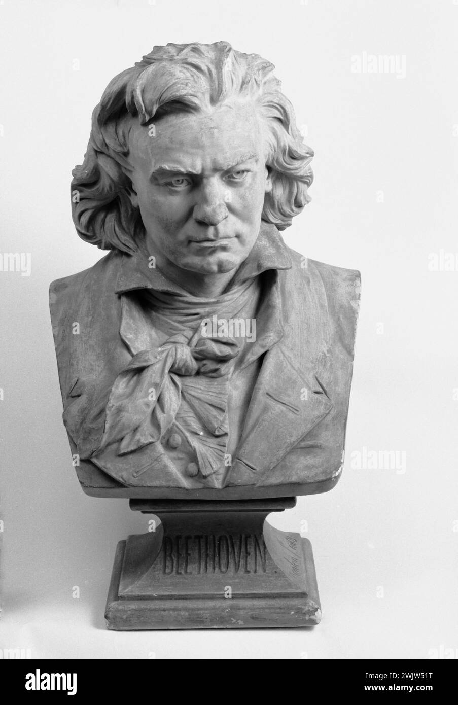 Jean-Pierre Dantan (1800–1869) sagte Dantan den Jungen. Büste des Komponisten Ludwig van Beethoven (1770-1827). Weißes Pflaster, nach 1830, vor 1869. Paris, Carnavalet Museum. Bust, deutscher Komponist, Musiker, weißer Gips Stockfoto