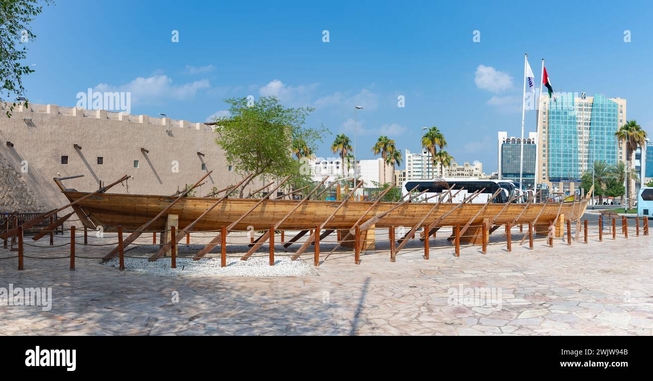 Ein Bild von Al Fahidis Ruderboot im historischen Viertel Al Fahidi. Stockfoto