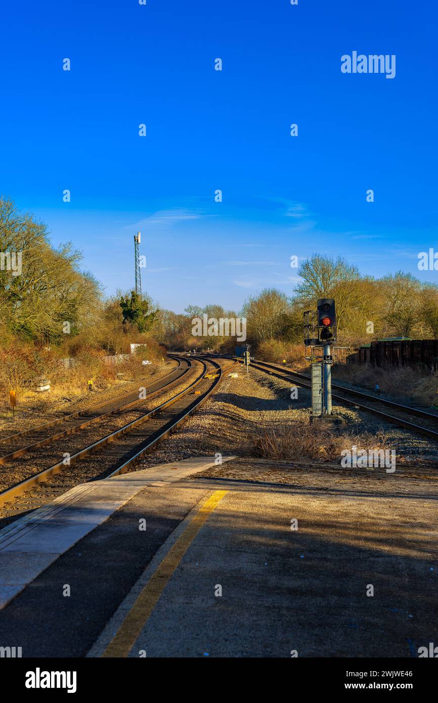 Dieselbetriebener Personennahverkehr-S-Bahnhof. Stockfoto