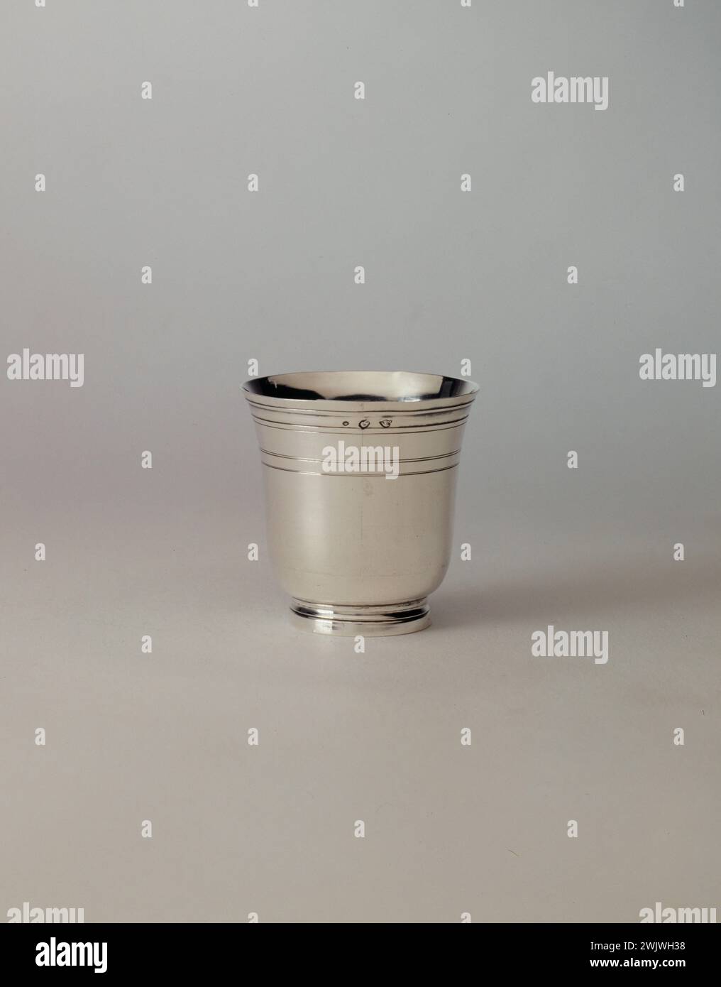 Anonym. „Becher“. Geld. 1786-1789. Museum der Schönen Künste der Stadt Paris, Petit Palais. 74383-29 Geld, Besteck, Becher Stockfoto