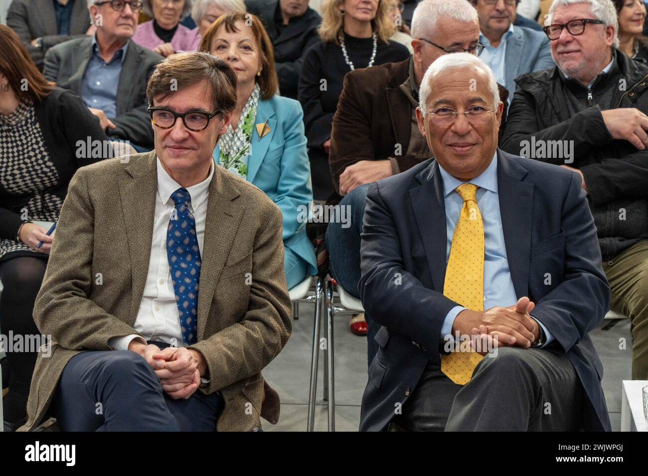 17. Februar 2024 Barcelona, SpainPolitics Barcelona-P.M. Costa erhält Europäischen Preis die Partit Socialista de Catalunya (PSC) vergibt den Europäischen Wertepreis an Antonio Costa, den amtierenden Premierminister Portugals. Costa, die für den 10. März in Portugal vorzeitige Wahlen ankündigte, wurde von einem Bericht der portugiesischen Staatsanwaltschaft über eine Lithiummine und einen Korruptionsskandal berührt. Während der Veranstaltung überreichte ihm der Generalsekretär des PSK, Salvador Illa, den Preis. El Partit Socialista de Catalunya (PSK) entrega el Premio a los Valores Europeos a Antonio Cos Stockfoto