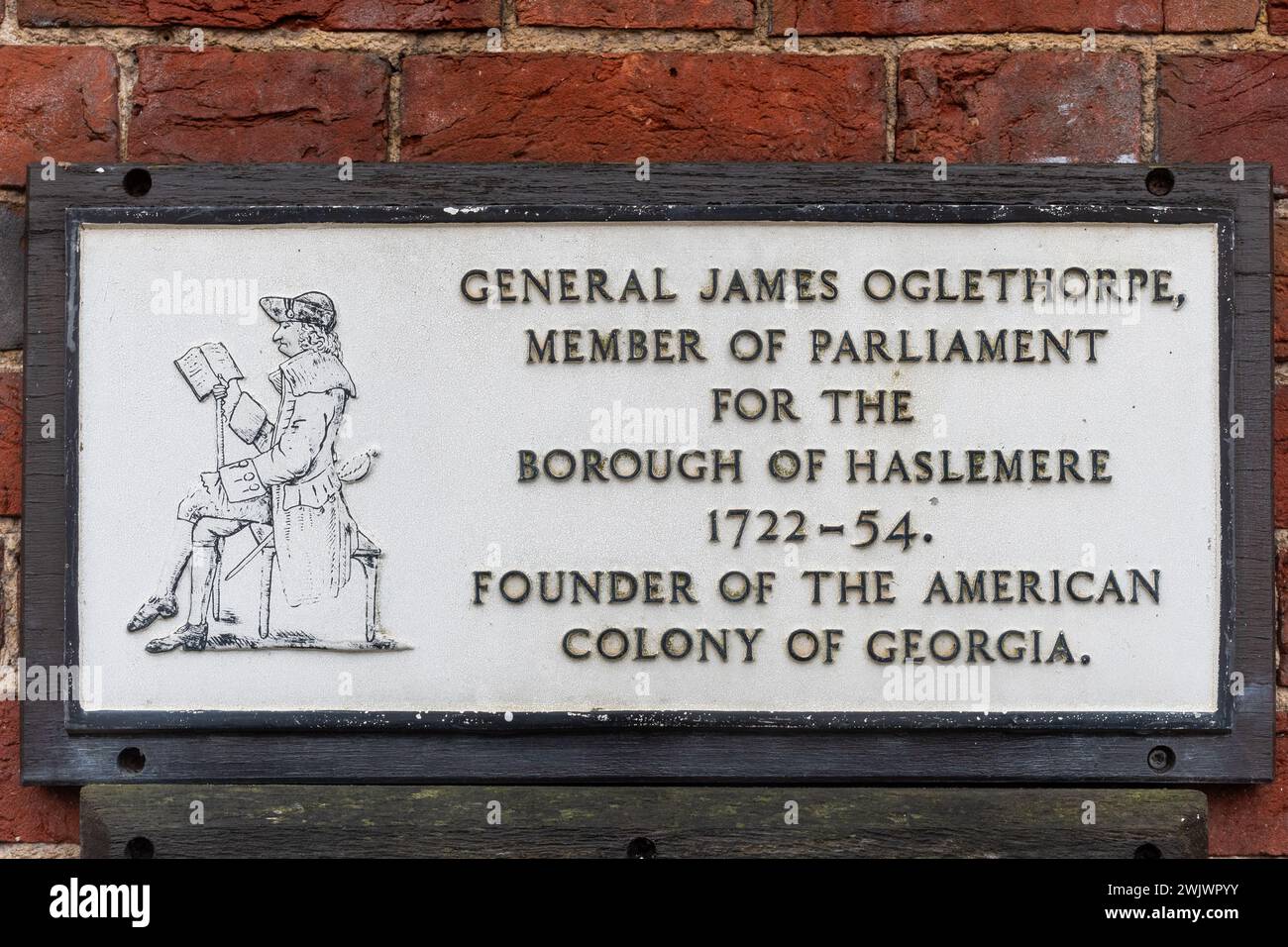 Gedenktafel am Rathaus von Haslemere an General James Oglethorpe, Mitglied des parlaments und Gründer der amerikanischen Kolonie Georgia Stockfoto