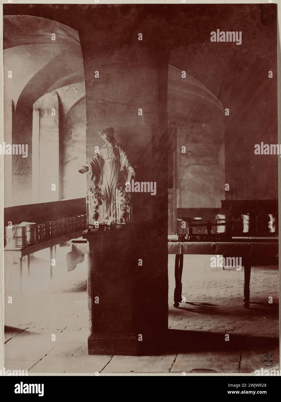 Anonyme, alte Küchen des Hôtel-Dieu, 4. Arrondissement, Paris. (Getreuer Titel), 1877. Aristotyp. Carnavalet Museum, Geschichte von Paris. Stockfoto