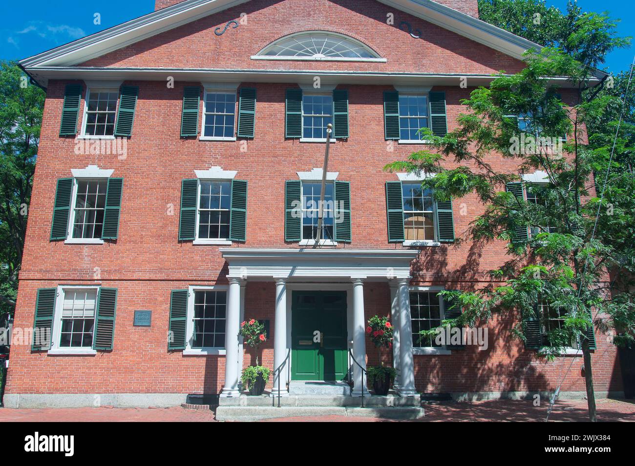 Salem, Massachusetts. August 2019. Dieses historische Wahrzeichen hamilton Hall in Salem Massachusetts an einem sonnigen Sommertag. Stockfoto