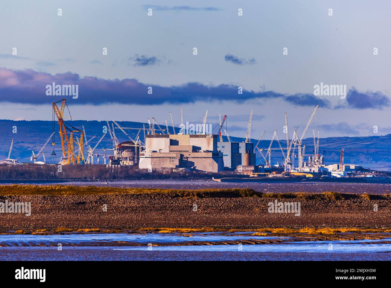 Die Konstruktion des neuen Kernkraftwerks Hinkley Point C mit den alten Hinkley Point A und B Stockfoto