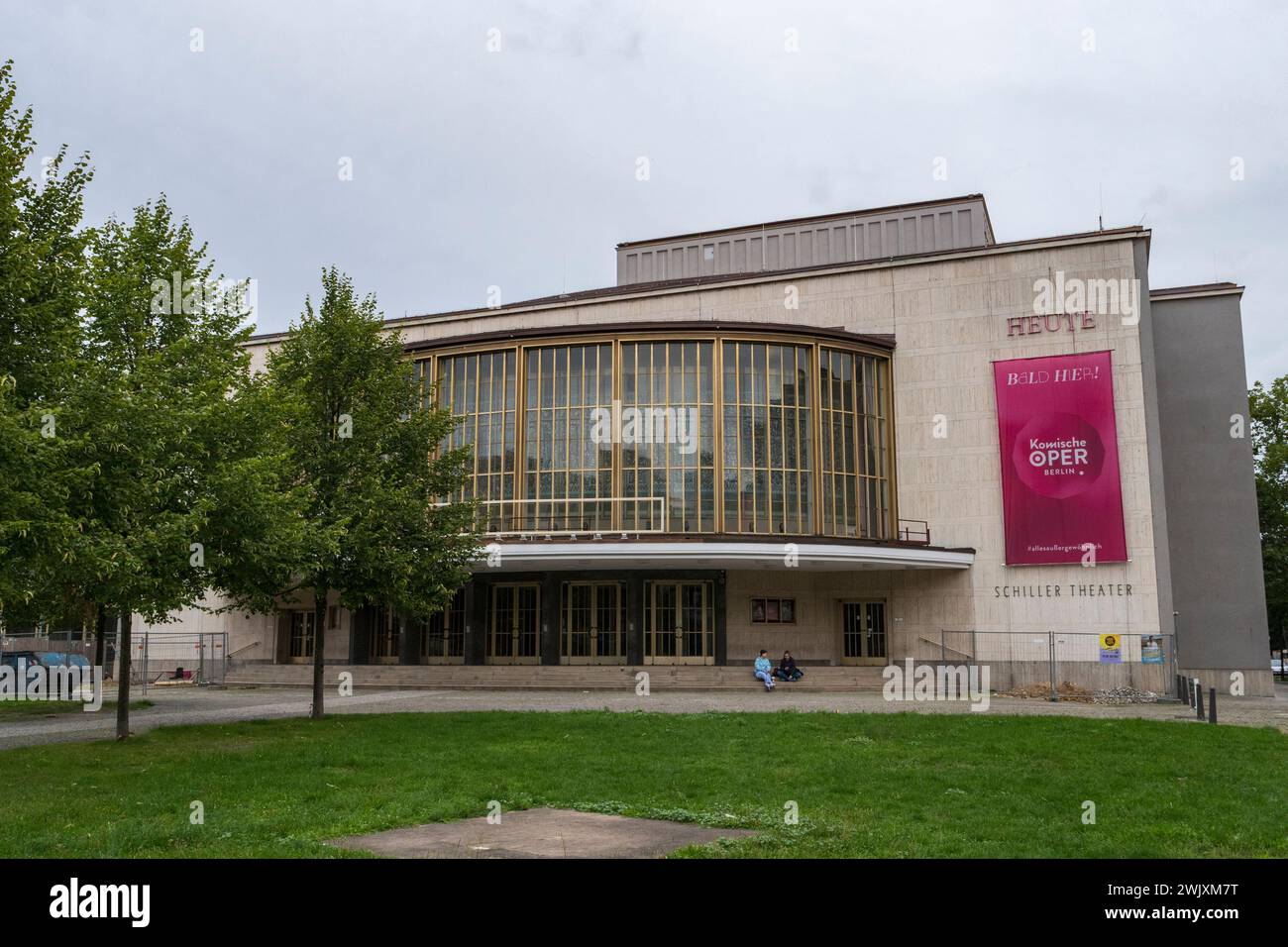 Das 1907 eröffnete Schiller Theater beherbergt die Komische Oper Berlin. Stockfoto