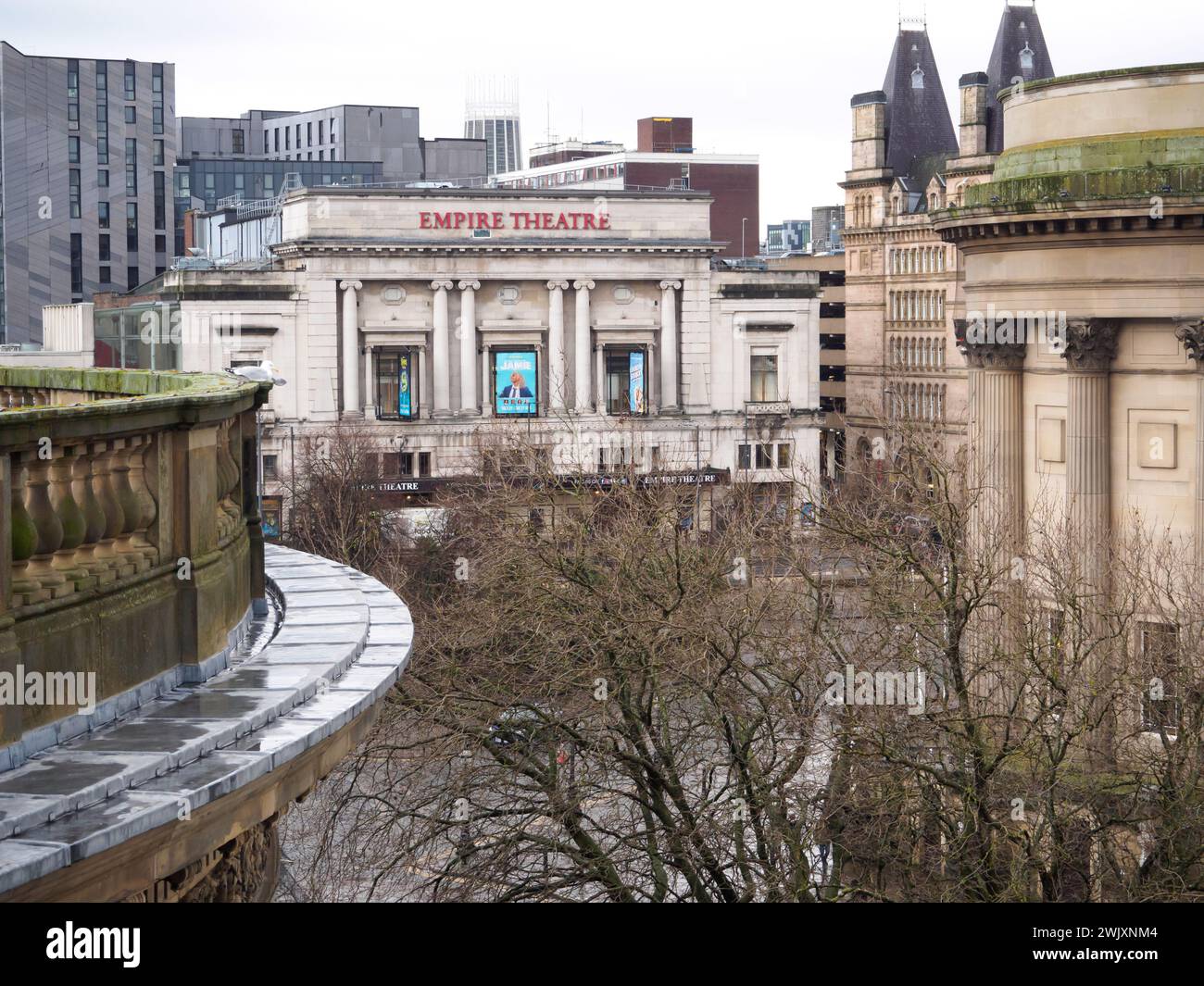 Das Empire Theatre Liverpool vom Dach der Zentralbibliothek aus gesehen Stockfoto
